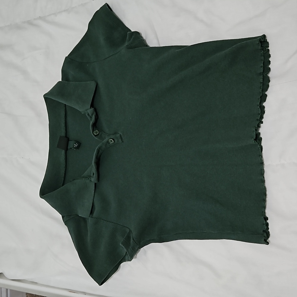 Green crop top